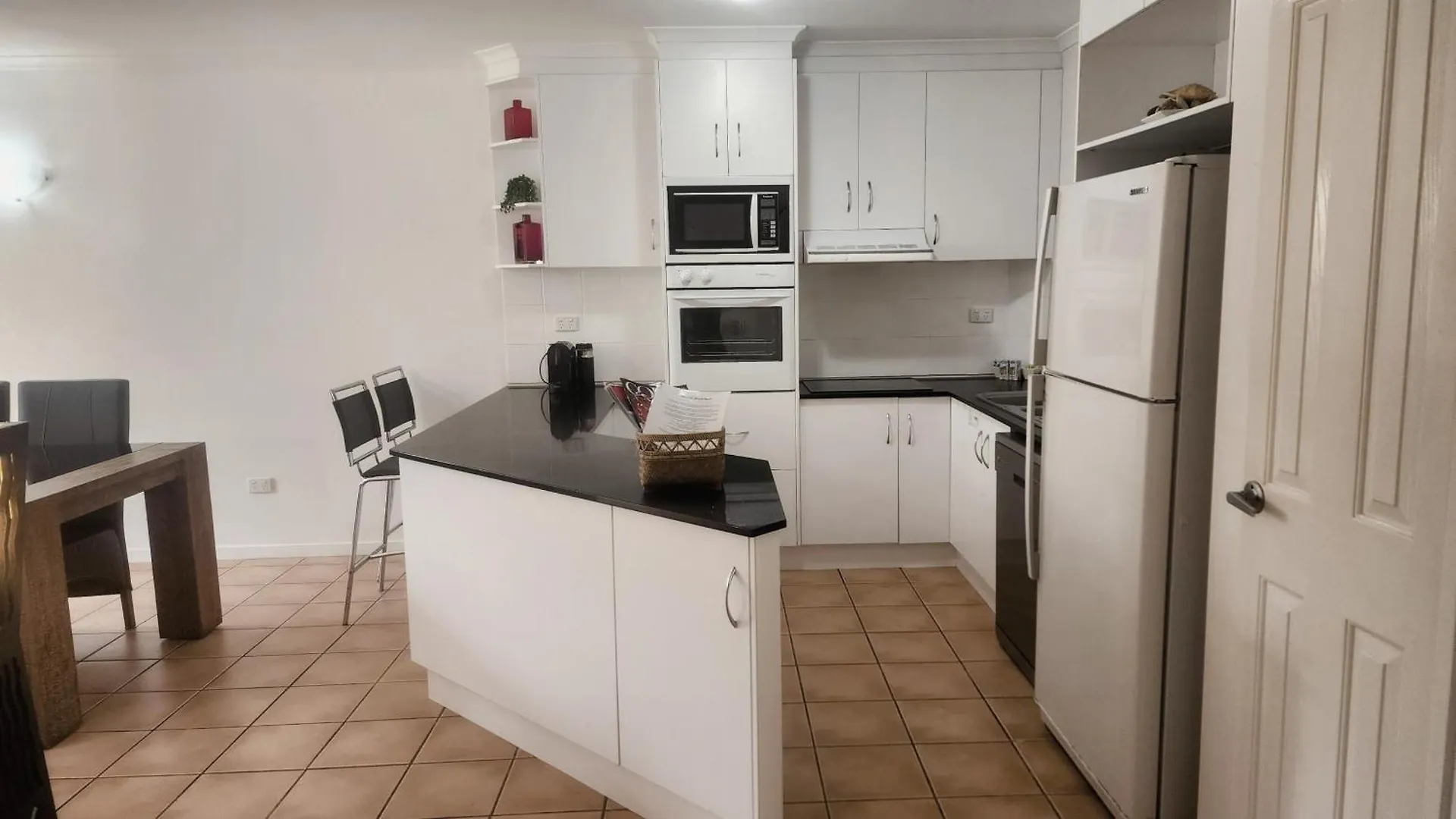 La Villa Pets Ok No Pet Without Calling Host Prior To Booking T&C Apply Airlie Beach
